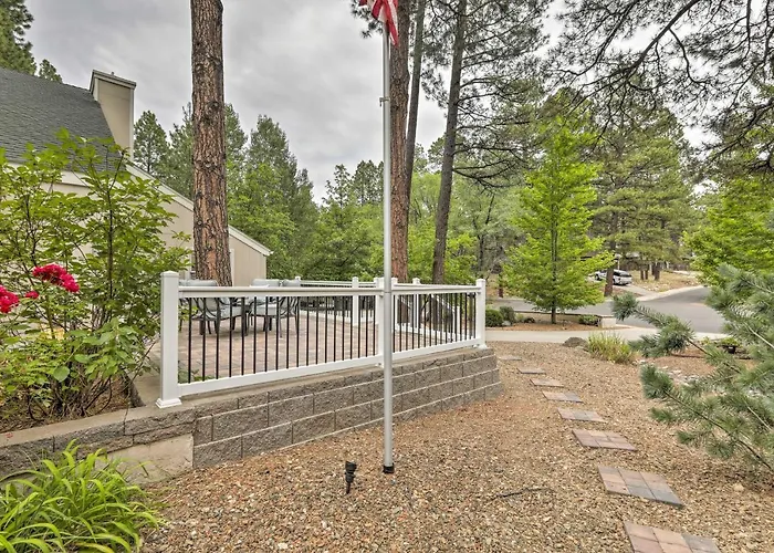 Expansive Family Retreat W/ Media Room! Casa vacanze Flagstaff