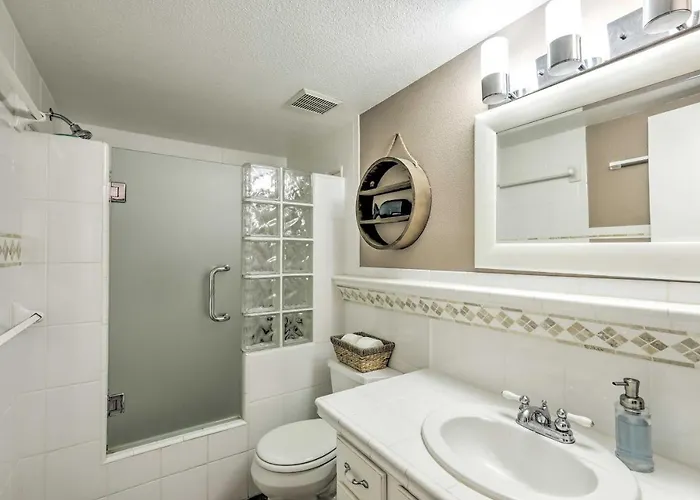 Expansive Family Retreat W/ Media Room! Casa vacanze