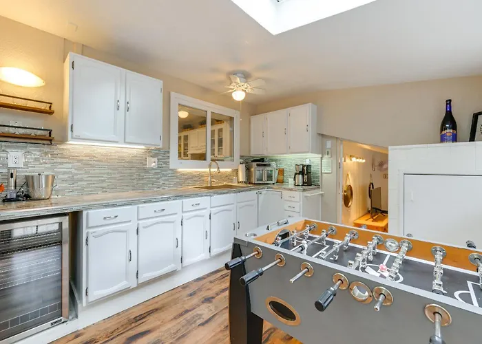 Casa vacanze Expansive Family Retreat W/ Media Room!