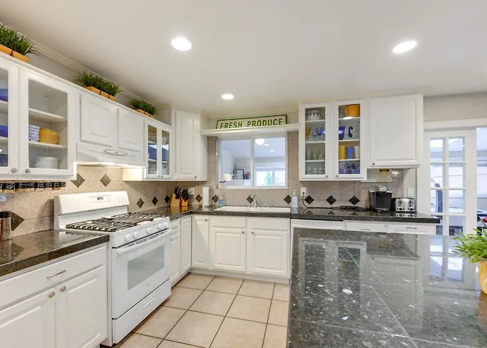 Casa vacanze Expansive Family Retreat W/ Media Room! *