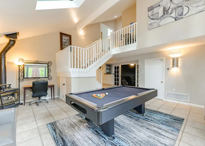 Casa vacanze Expansive Family Retreat W/ Media Room!
