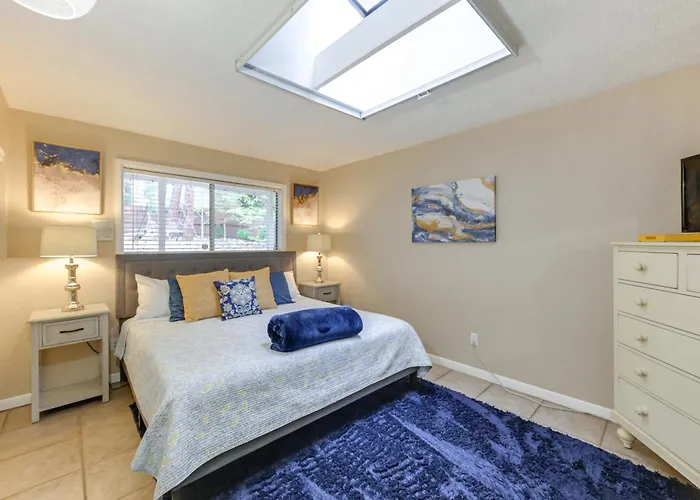 Expansive Family Retreat W/ Media Room! Casa vacanze *