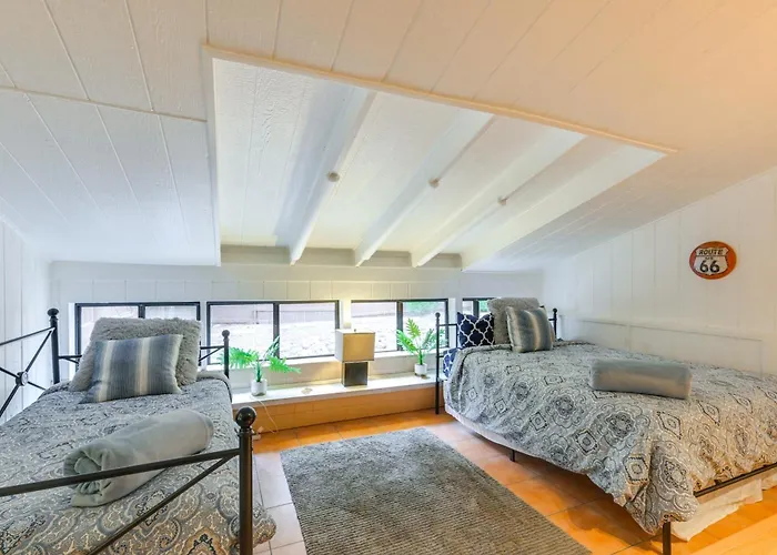 Expansive Family Retreat W/ Media Room! *