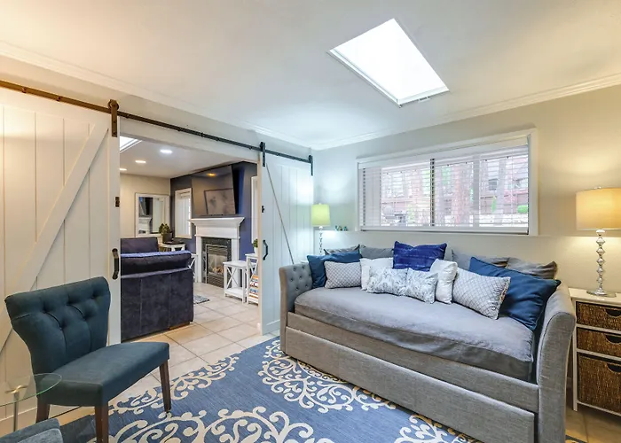 Holiday home Expansive Family Retreat W/ Media Room!